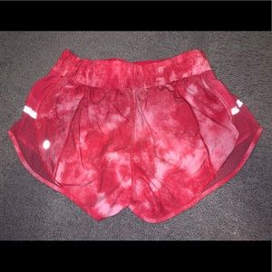 Lululemon Hotty Hot 2.5” TIE DYE